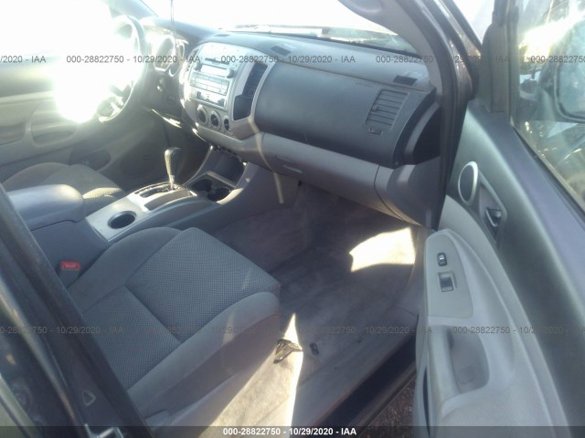 Photo 4 VIN: 3TMLU4EN1BM061872 - TOYOTA TACOMA 