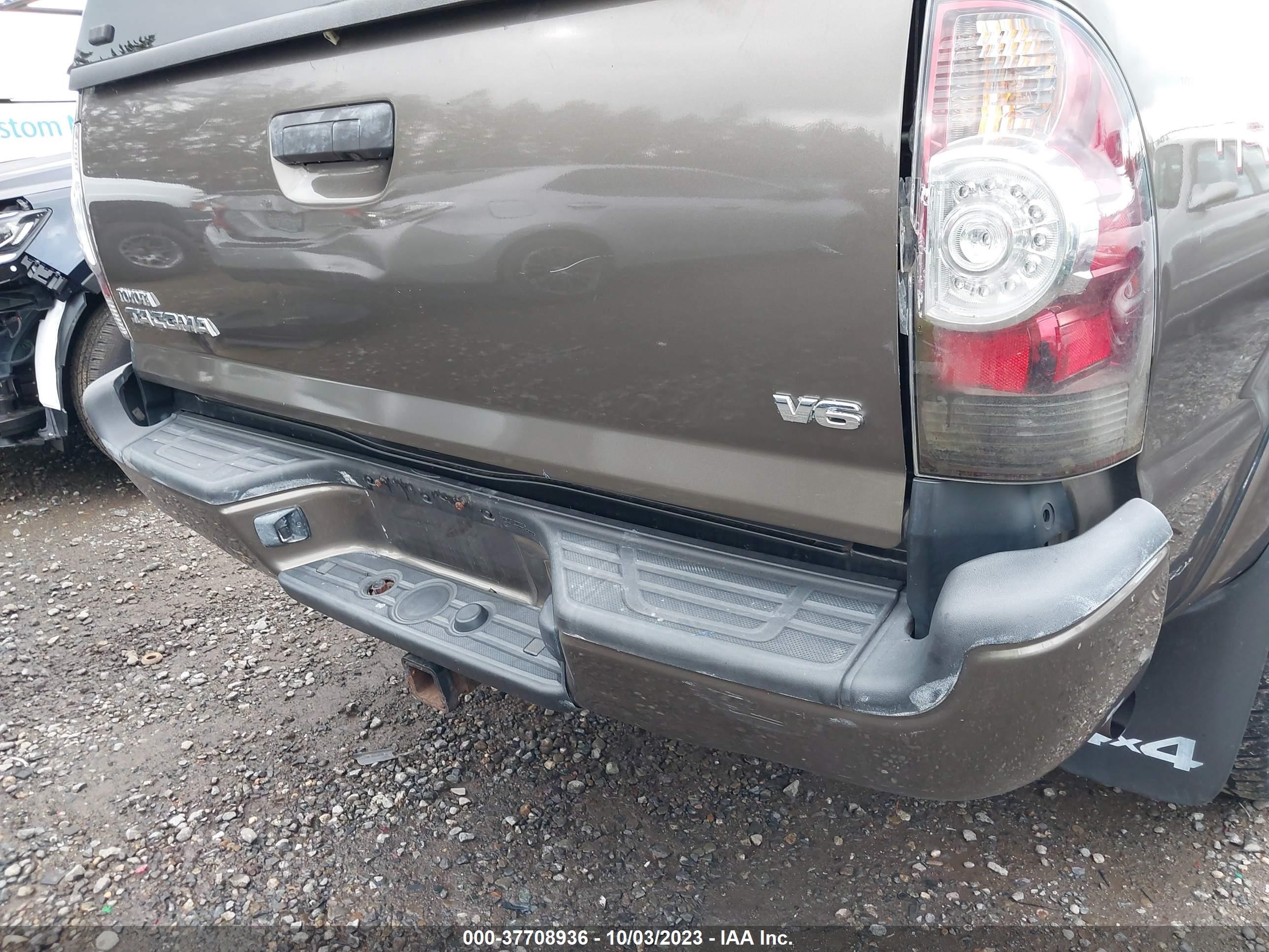 Photo 5 VIN: 3TMLU4EN2DM104165 - TOYOTA TACOMA 