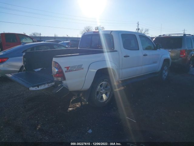 Photo 3 VIN: 3TMLU4EN2EM161676 - TOYOTA TACOMA 