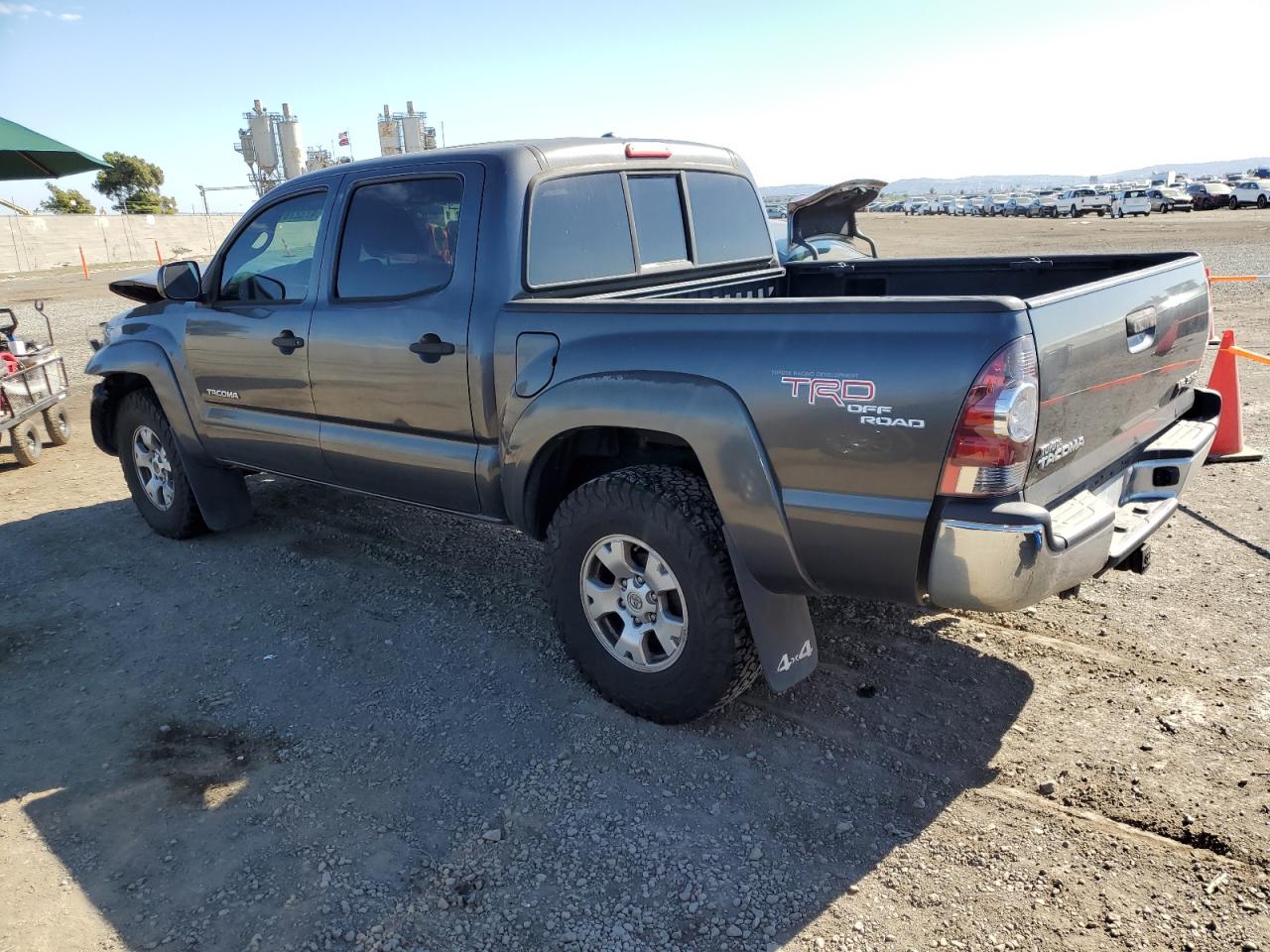 Photo 1 VIN: 3TMLU4EN3AM041346 - TOYOTA TACOMA 