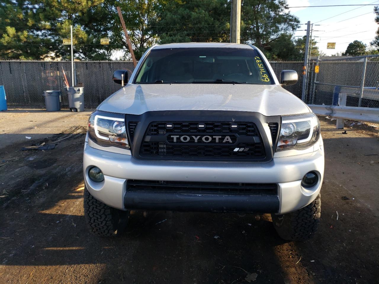 Photo 4 VIN: 3TMLU4EN3AM049995 - TOYOTA TACOMA 