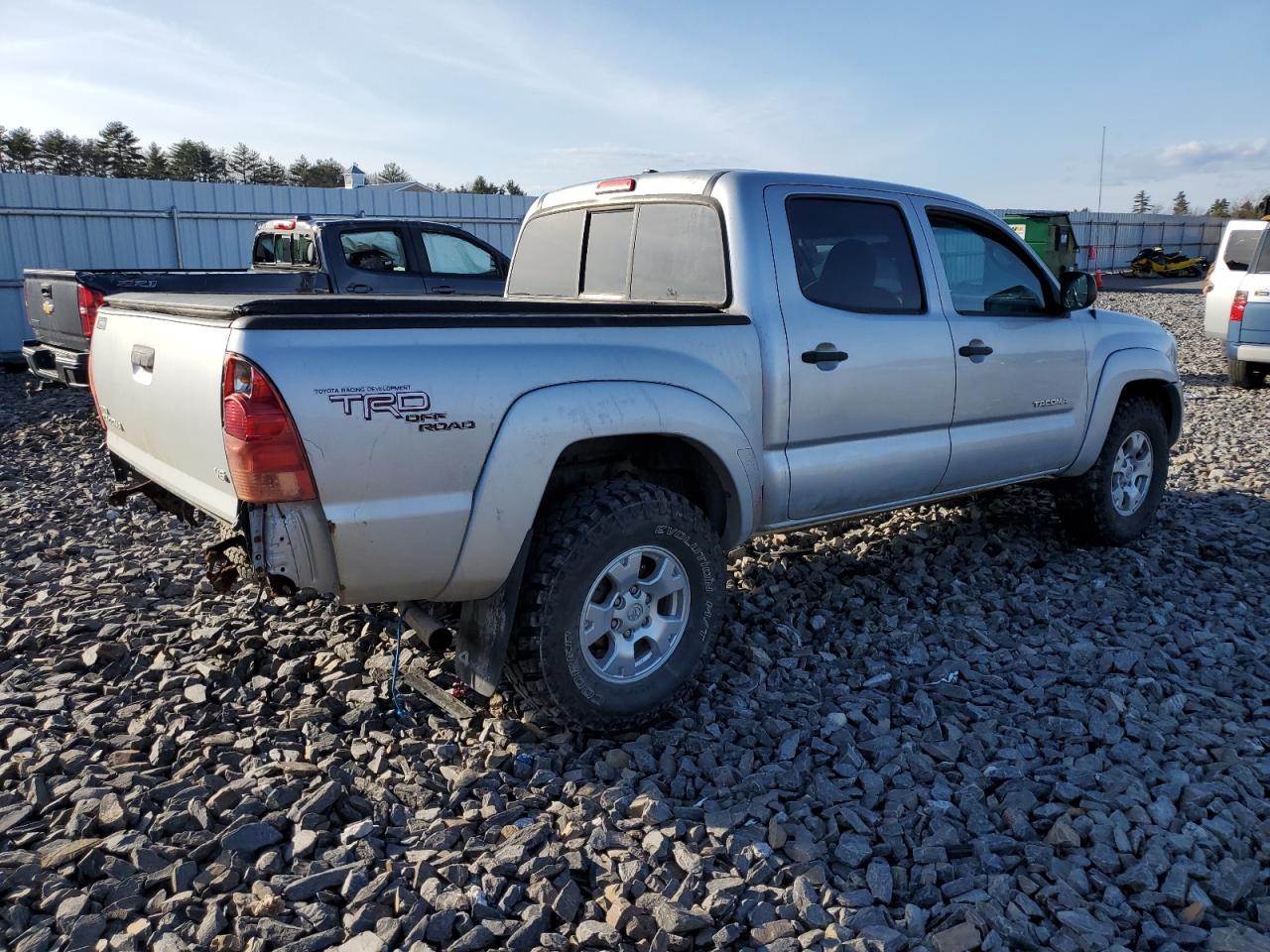 Photo 2 VIN: 3TMLU4EN3BM069603 - TOYOTA TACOMA 