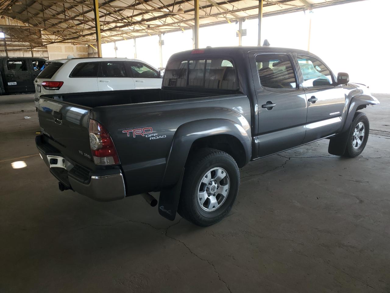 Photo 2 VIN: 3TMLU4EN4AM043879 - TOYOTA TACOMA 