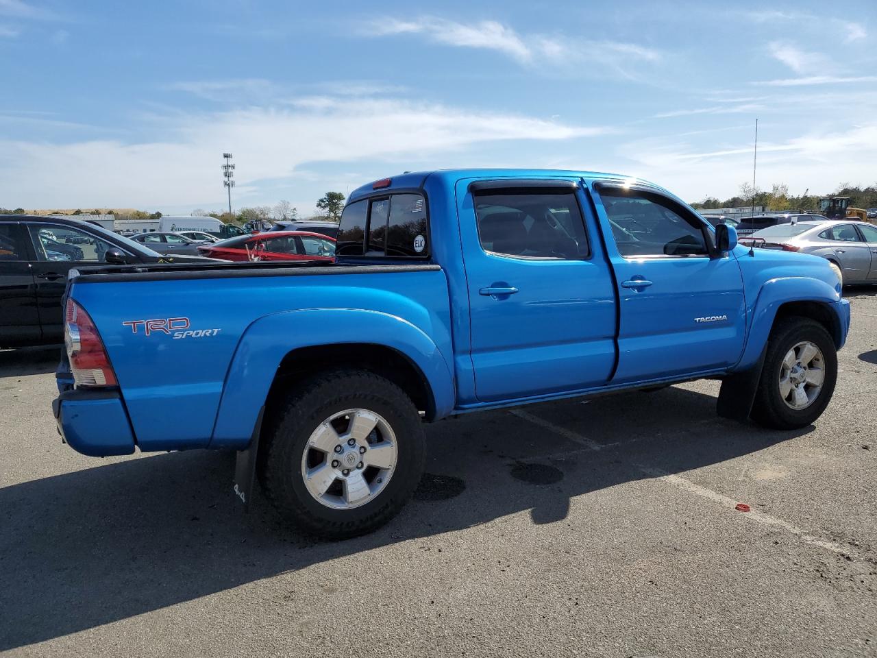 Photo 2 VIN: 3TMLU4EN4BM067049 - TOYOTA TACOMA 