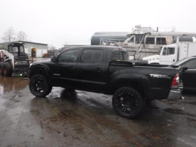 Photo 1 VIN: 3TMLU4EN4DM114230 - TOYOTA TACOMA 