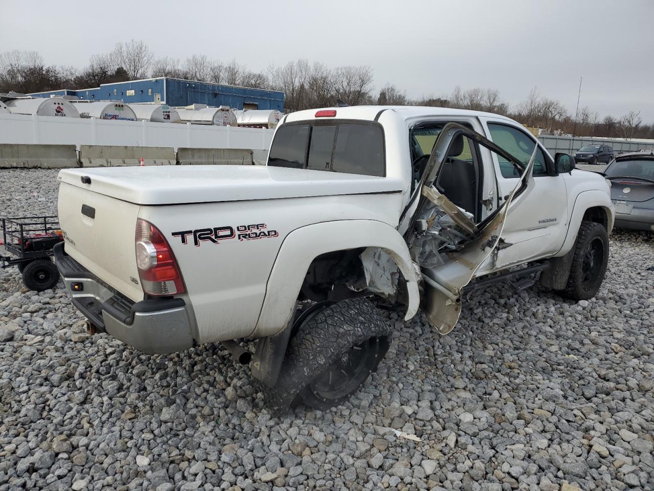 Photo 2 VIN: 3TMLU4EN4EM144250 - TOYOTA TACOMA 