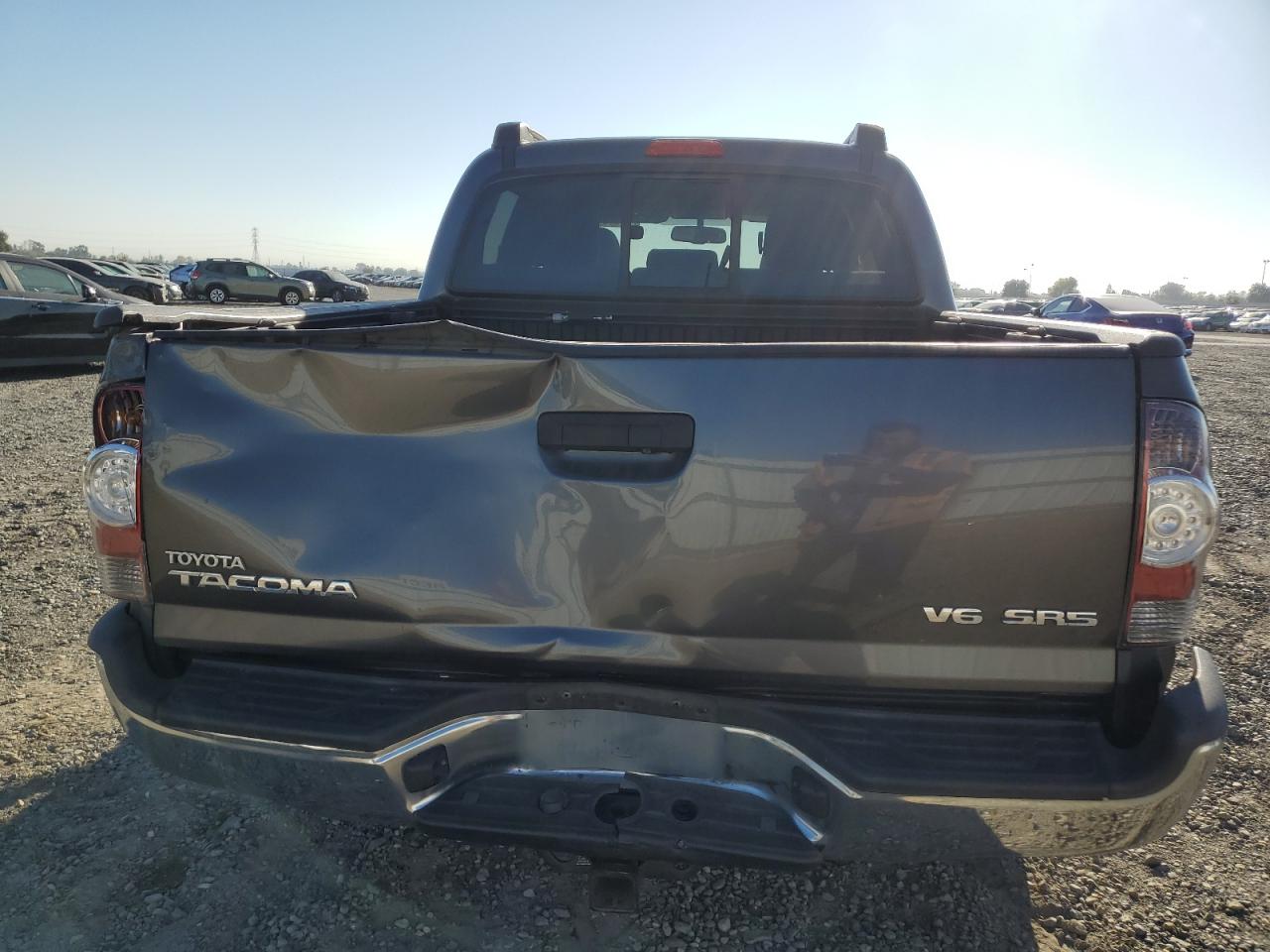 Photo 5 VIN: 3TMLU4EN5DM107481 - TOYOTA TACOMA 