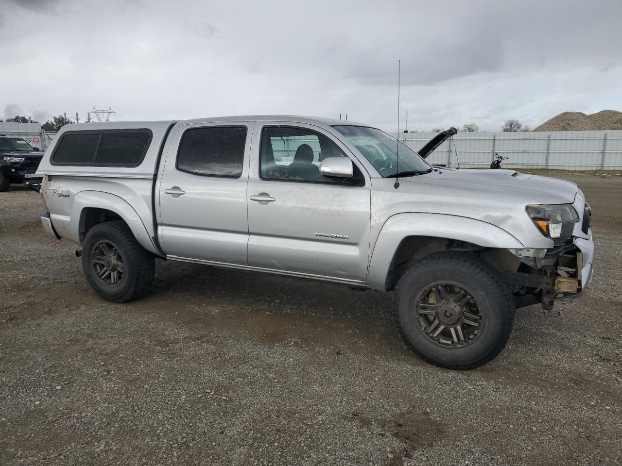 Photo 3 VIN: 3TMLU4EN5DM127889 - TOYOTA TACOMA 