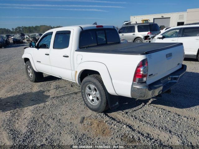 Photo 2 VIN: 3TMLU4EN5EM135640 - TOYOTA TACOMA 