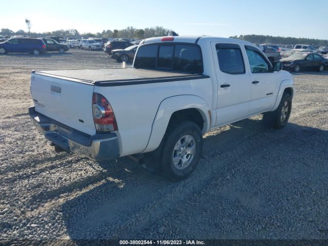 Photo 3 VIN: 3TMLU4EN5EM135640 - TOYOTA TACOMA 