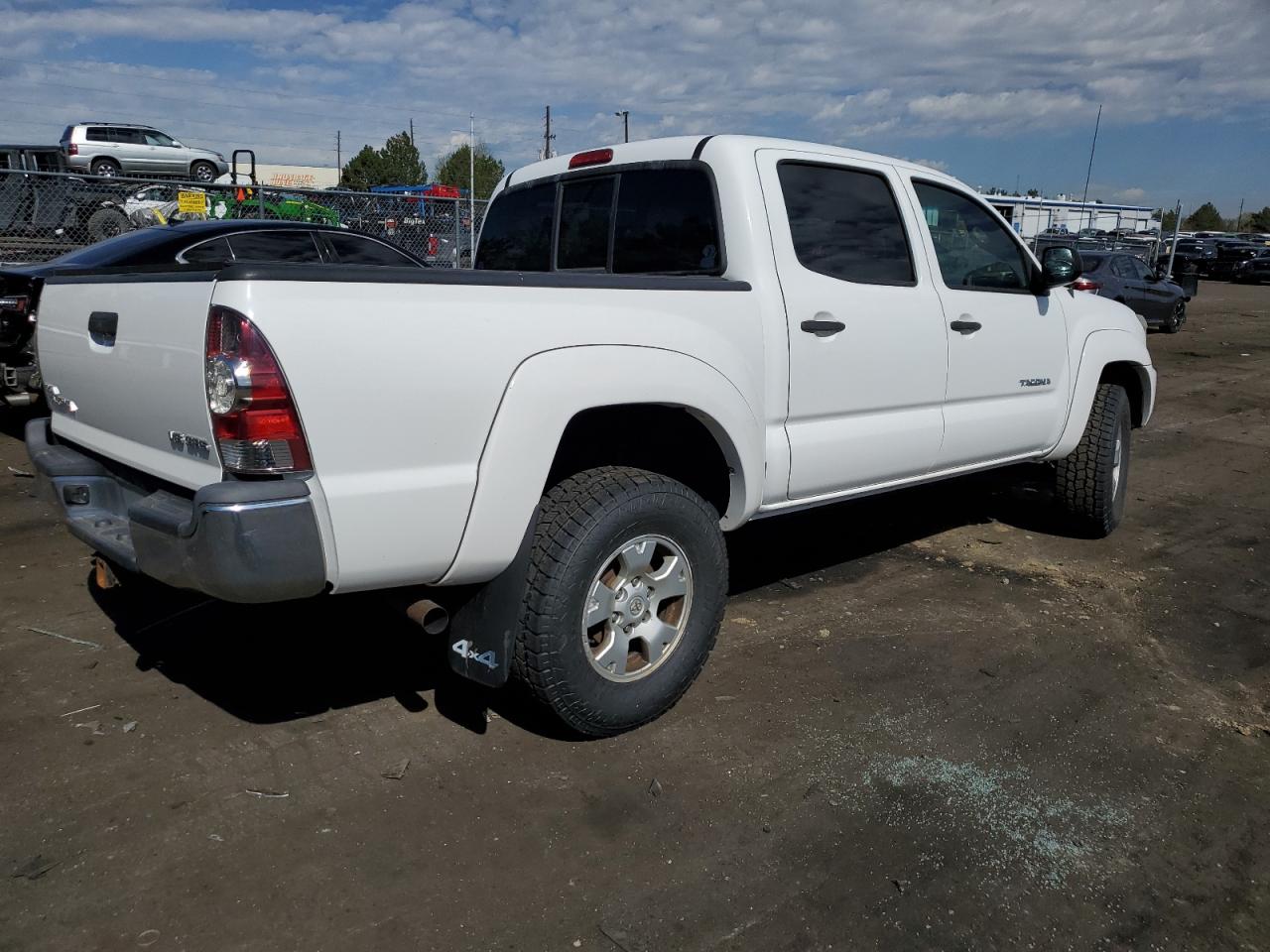 Photo 2 VIN: 3TMLU4EN6DM116660 - TOYOTA TACOMA 