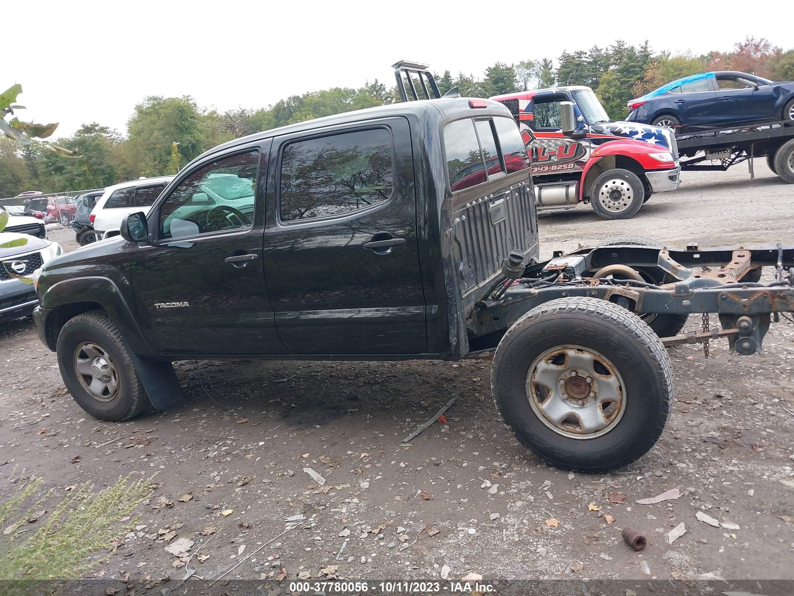 Photo 13 VIN: 3TMLU4EN6EM144251 - TOYOTA TACOMA 