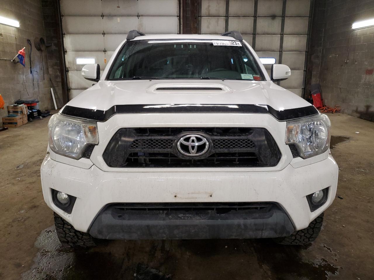 Photo 4 VIN: 3TMLU4EN6FM191507 - TOYOTA TACOMA 