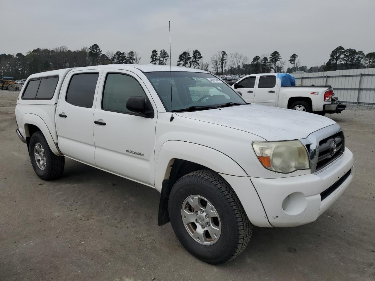 Photo 3 VIN: 3TMLU4EN7AM050499 - TOYOTA TACOMA 