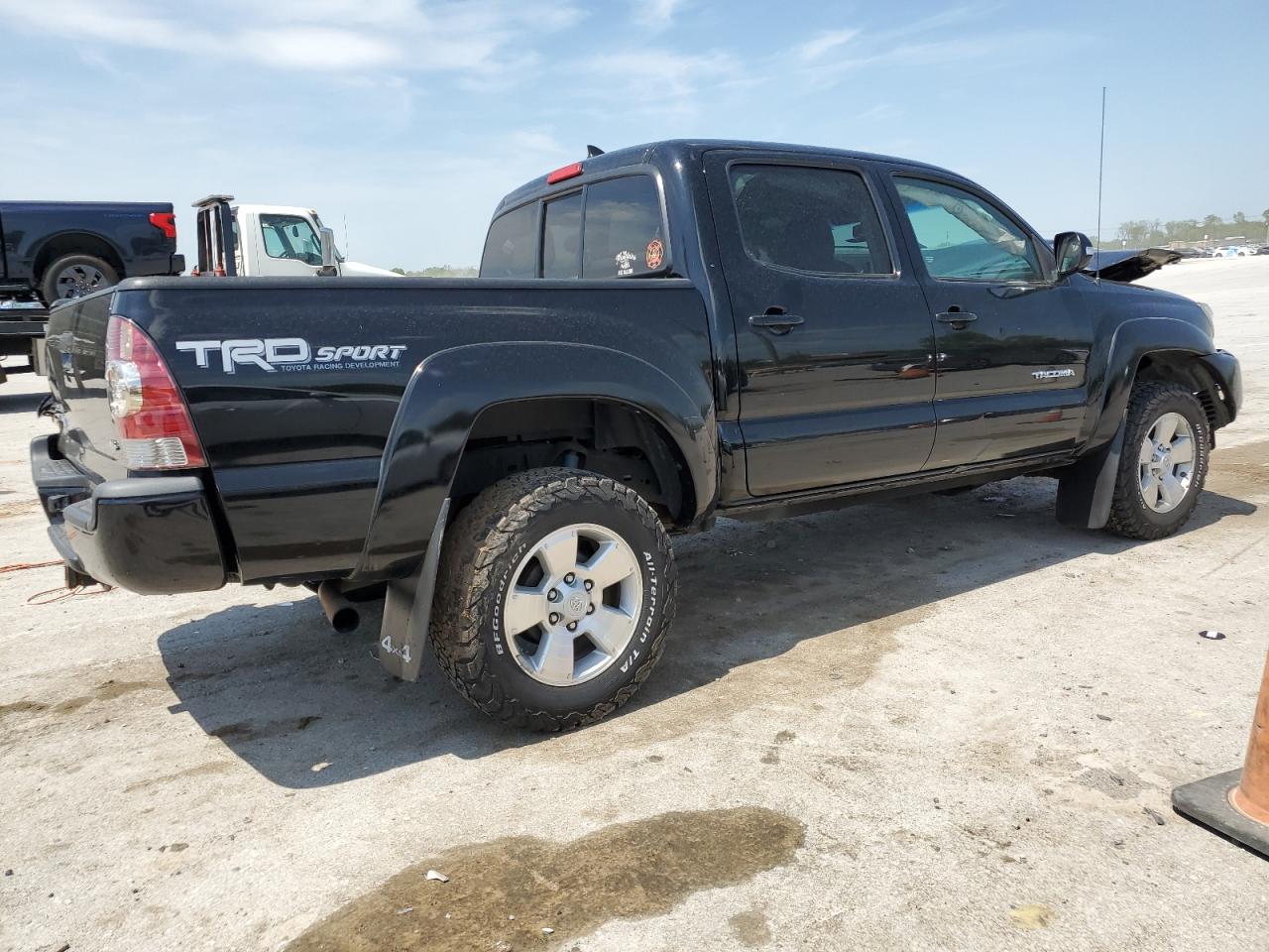 Photo 2 VIN: 3TMLU4EN7FM177891 - TOYOTA TACOMA 