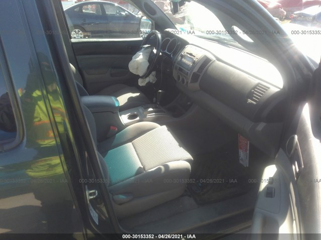 Photo 4 VIN: 3TMLU4EN8AM052407 - TOYOTA TACOMA 