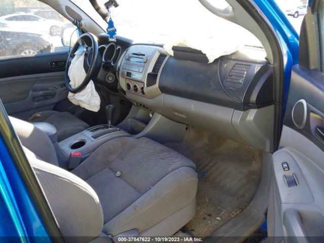 Photo 4 VIN: 3TMLU4EN8BM061870 - TOYOTA TACOMA 