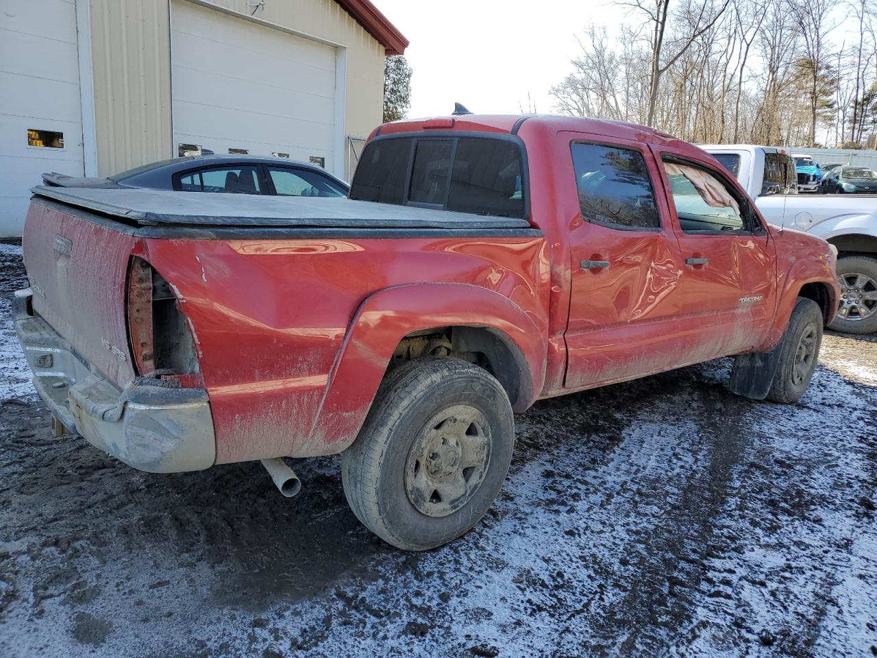 Photo 2 VIN: 3TMLU4EN8FM173011 - TOYOTA TACOMA 