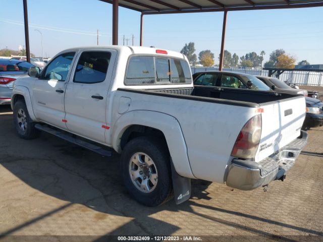 Photo 2 VIN: 3TMLU4EN9BM072098 - TOYOTA TACOMA 