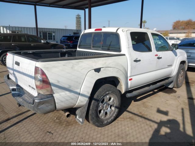 Photo 3 VIN: 3TMLU4EN9BM072098 - TOYOTA TACOMA 