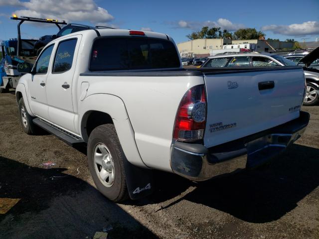 Photo 2 VIN: 3TMLU4EN9BM074899 - TOYOTA TACOMA DOU 