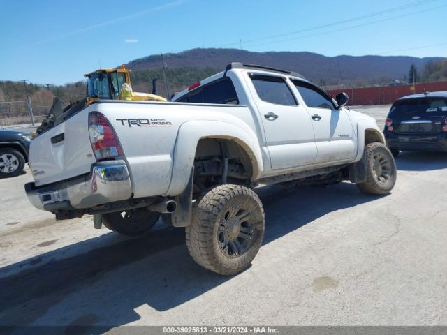 Photo 3 VIN: 3TMLU4EN9DM113977 - TOYOTA TACOMA 