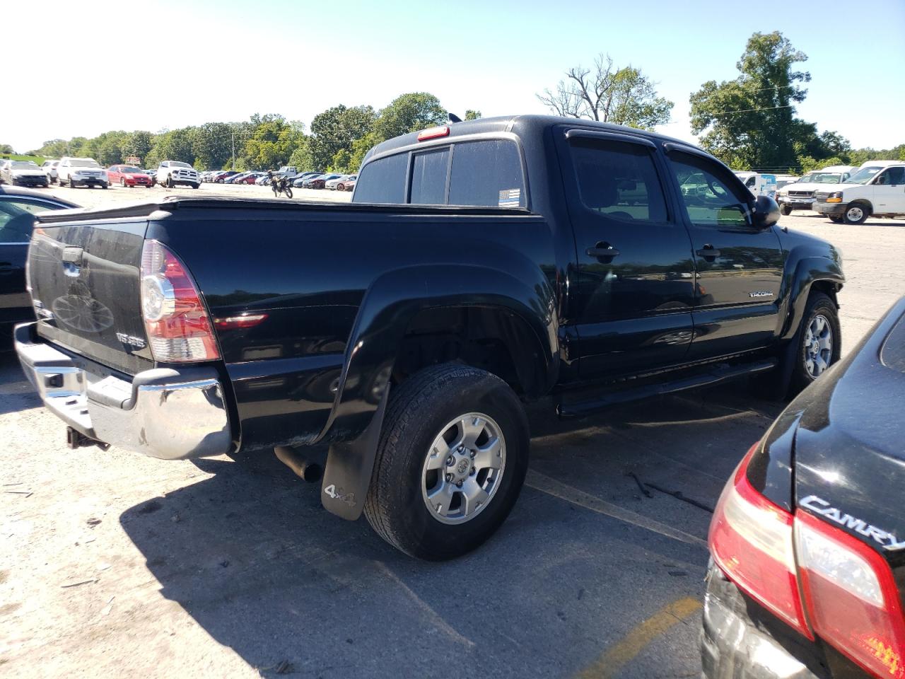 Photo 2 VIN: 3TMLU4EN9FM200409 - TOYOTA TACOMA 