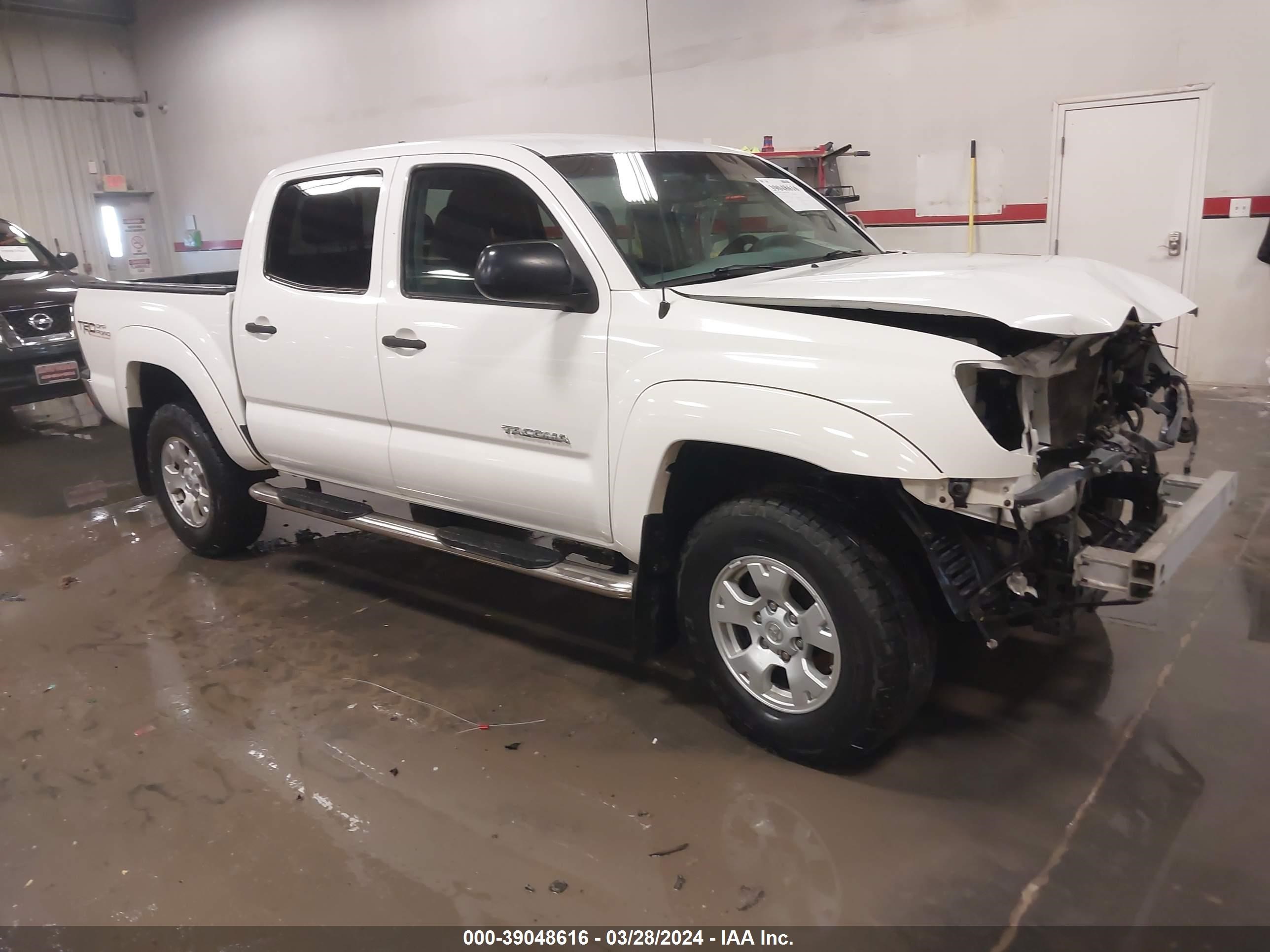 Photo 0 VIN: 3TMLU4ENXCM099117 - TOYOTA TACOMA 