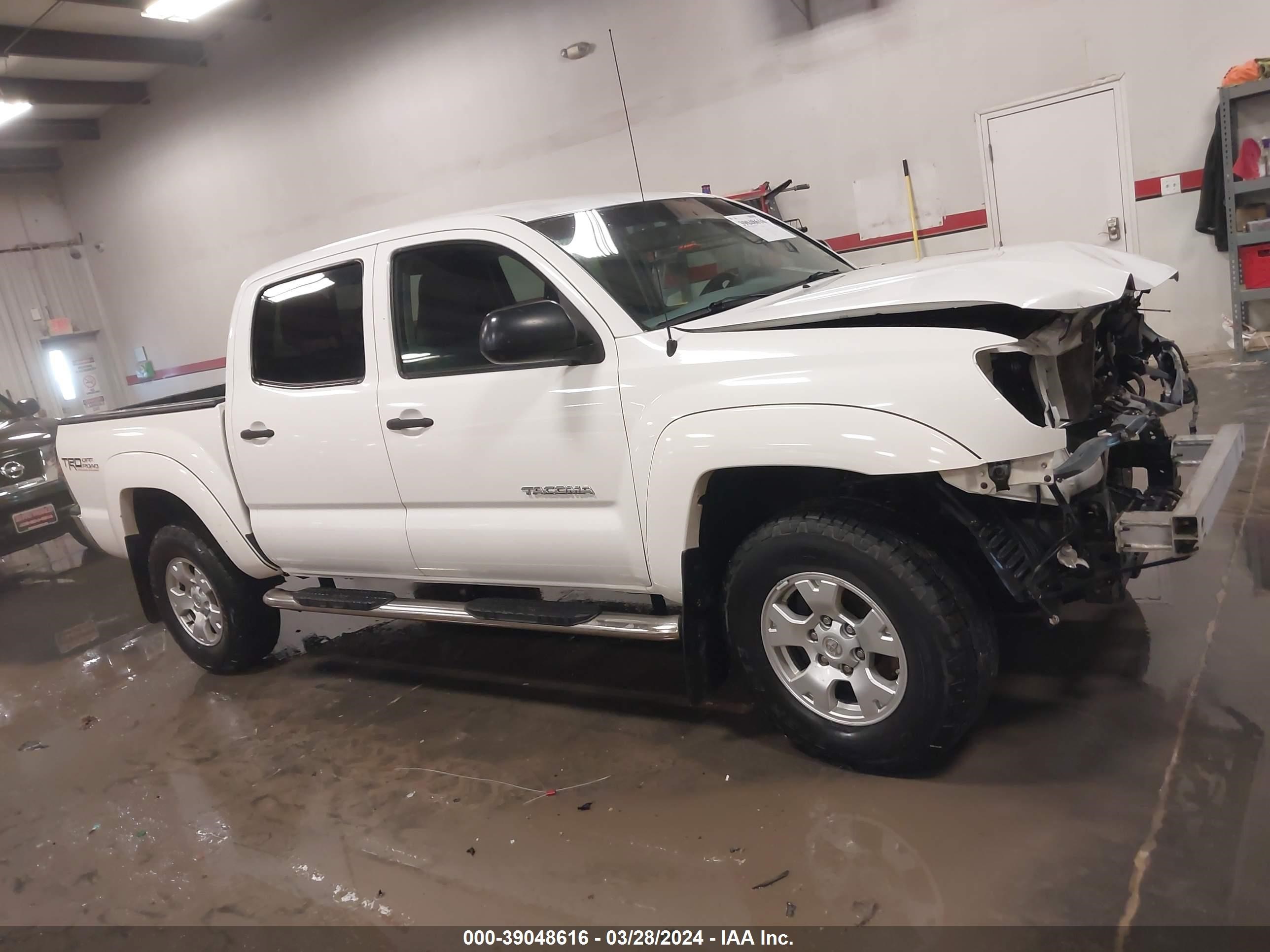 Photo 13 VIN: 3TMLU4ENXCM099117 - TOYOTA TACOMA 