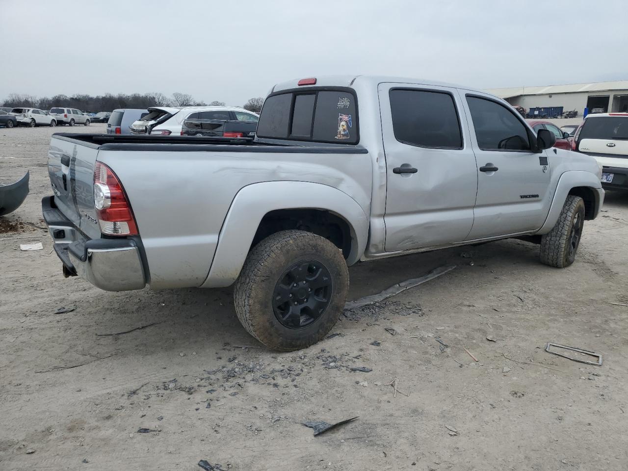 Photo 2 VIN: 3TMLU4ENXDM123658 - TOYOTA TACOMA 