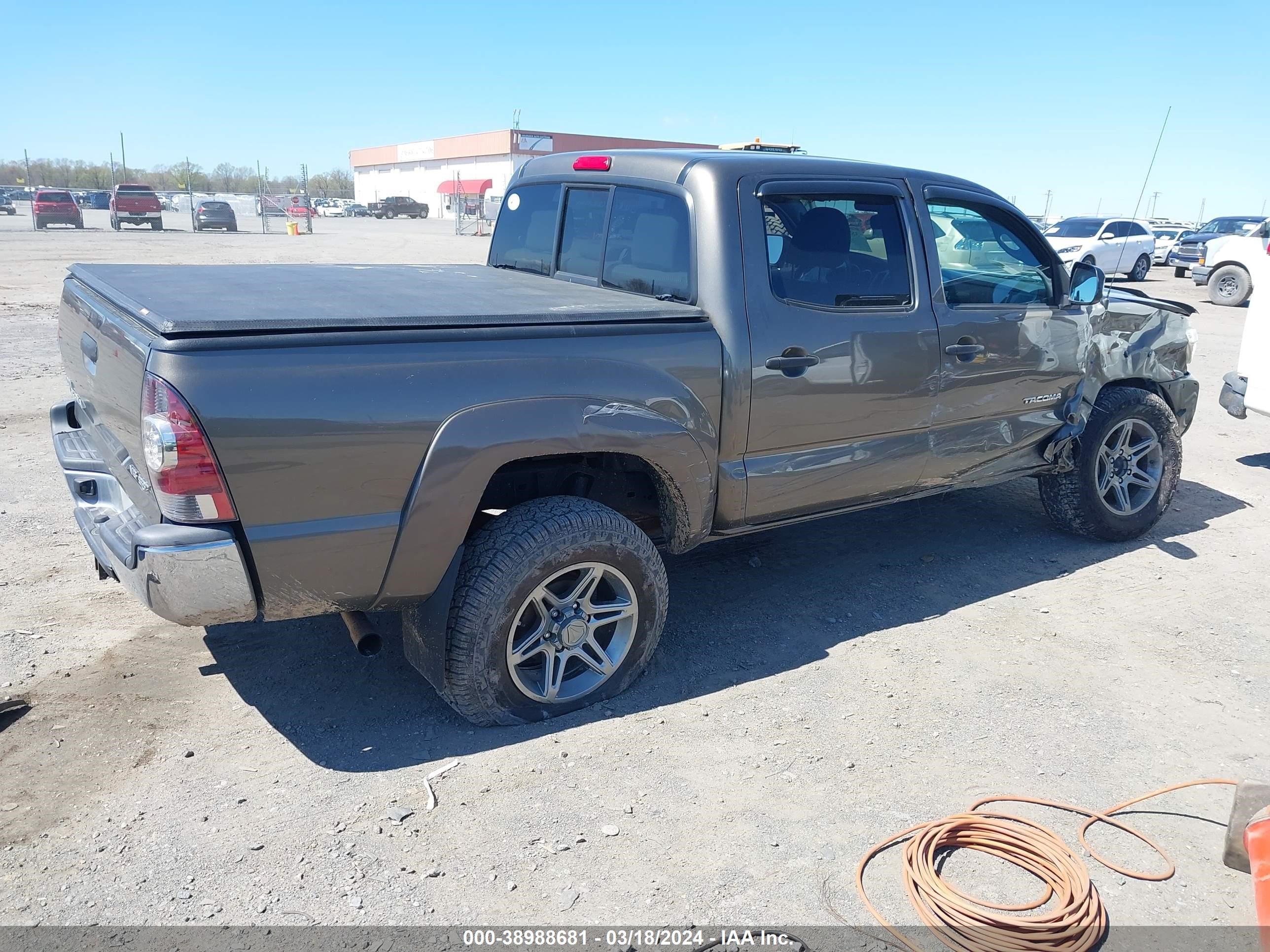 Photo 3 VIN: 3TMLU4ENXDM133199 - TOYOTA TACOMA 