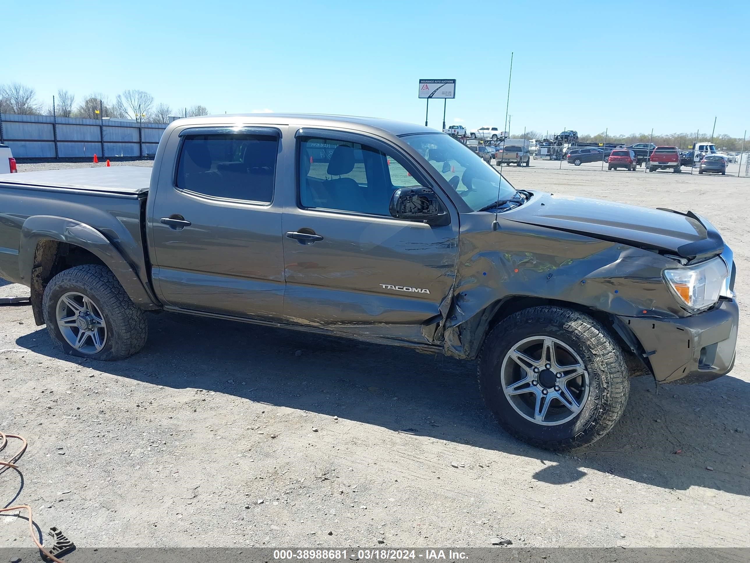 Photo 5 VIN: 3TMLU4ENXDM133199 - TOYOTA TACOMA 