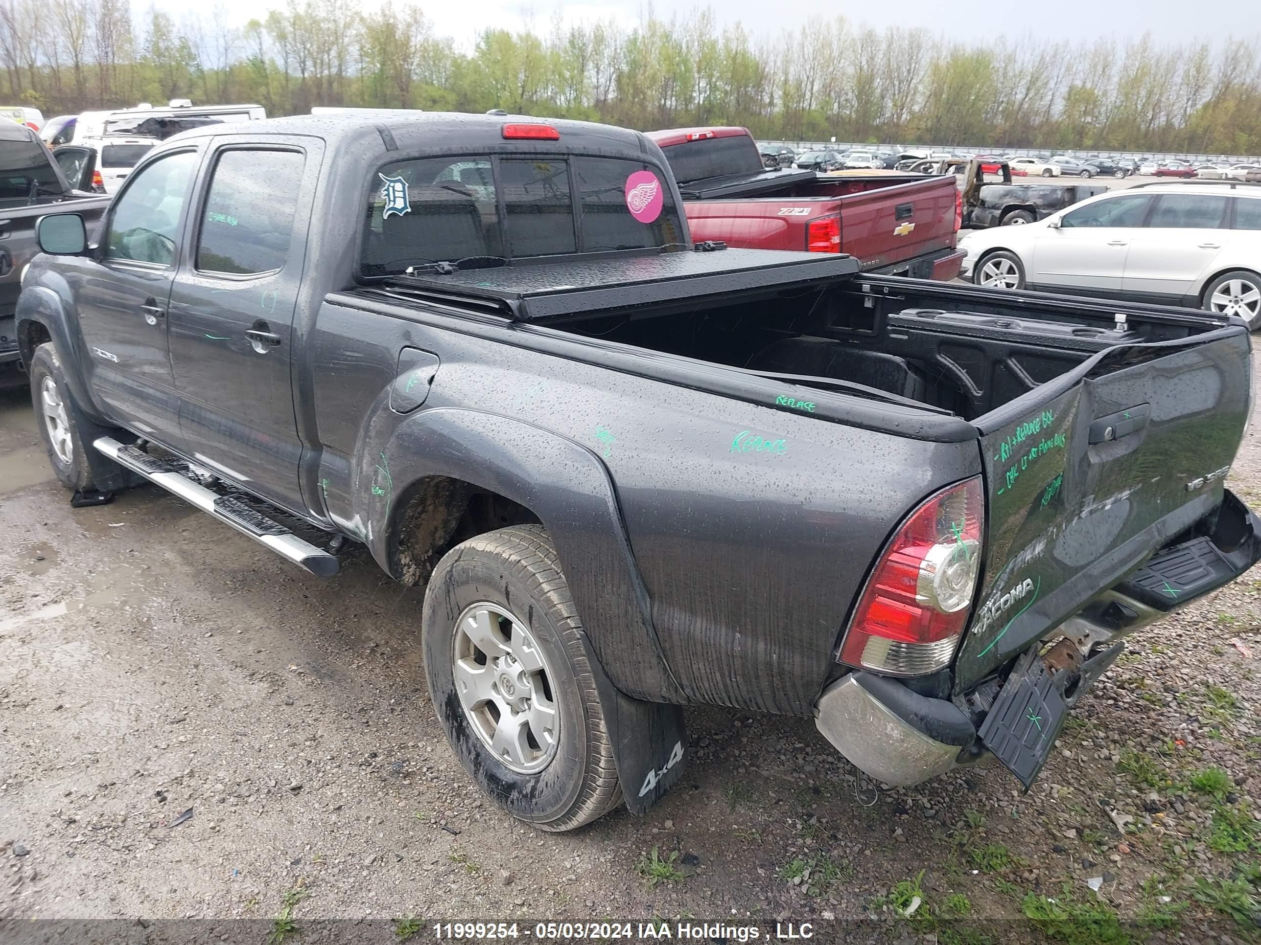 Photo 2 VIN: 3TMMU4FN3BM023756 - TOYOTA TACOMA 