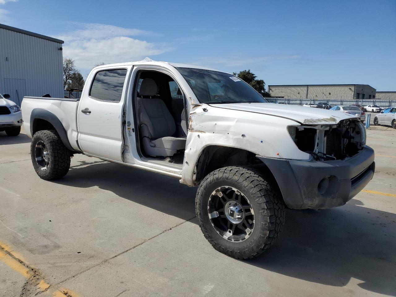 Photo 3 VIN: 3TMMU4FN3BM032067 - TOYOTA TACOMA 