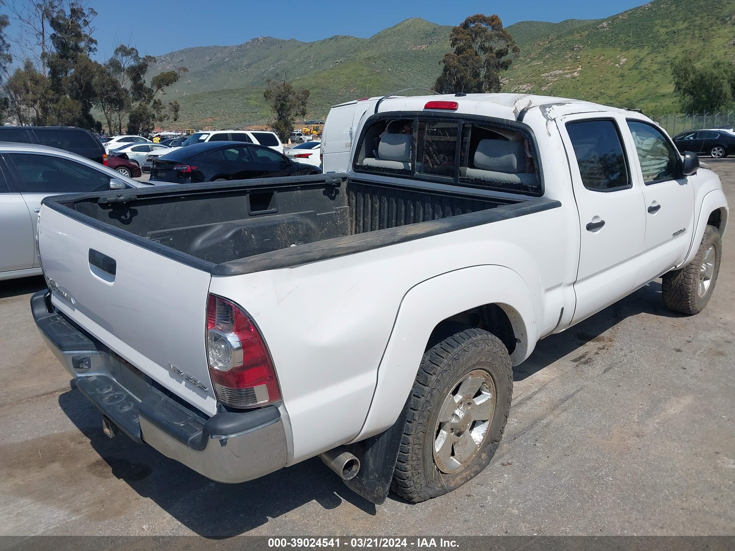 Photo 3 VIN: 3TMMU4FN4BM033020 - TOYOTA TACOMA 