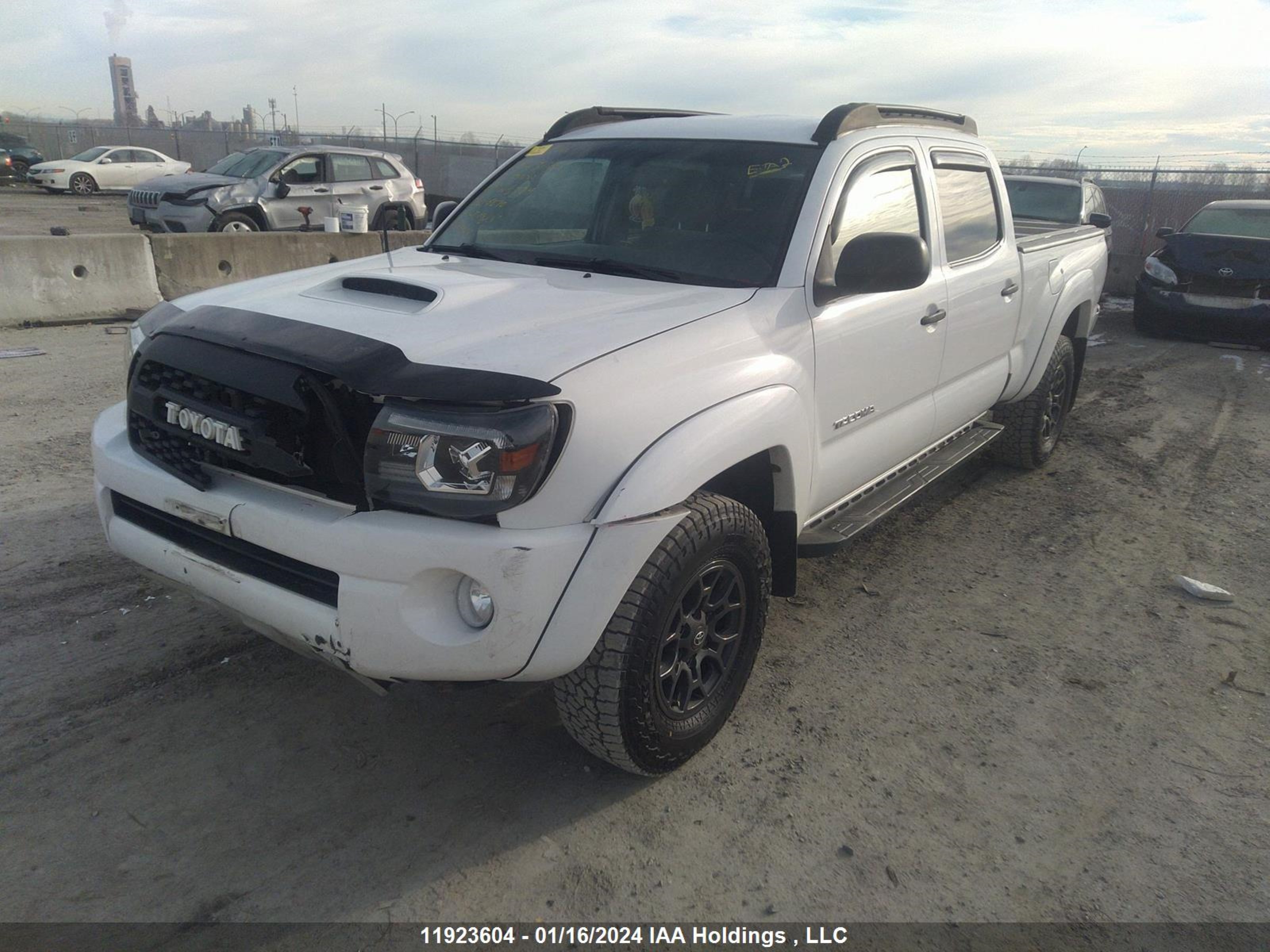 Photo 1 VIN: 3TMMU4FN6BM028739 - TOYOTA TACOMA 