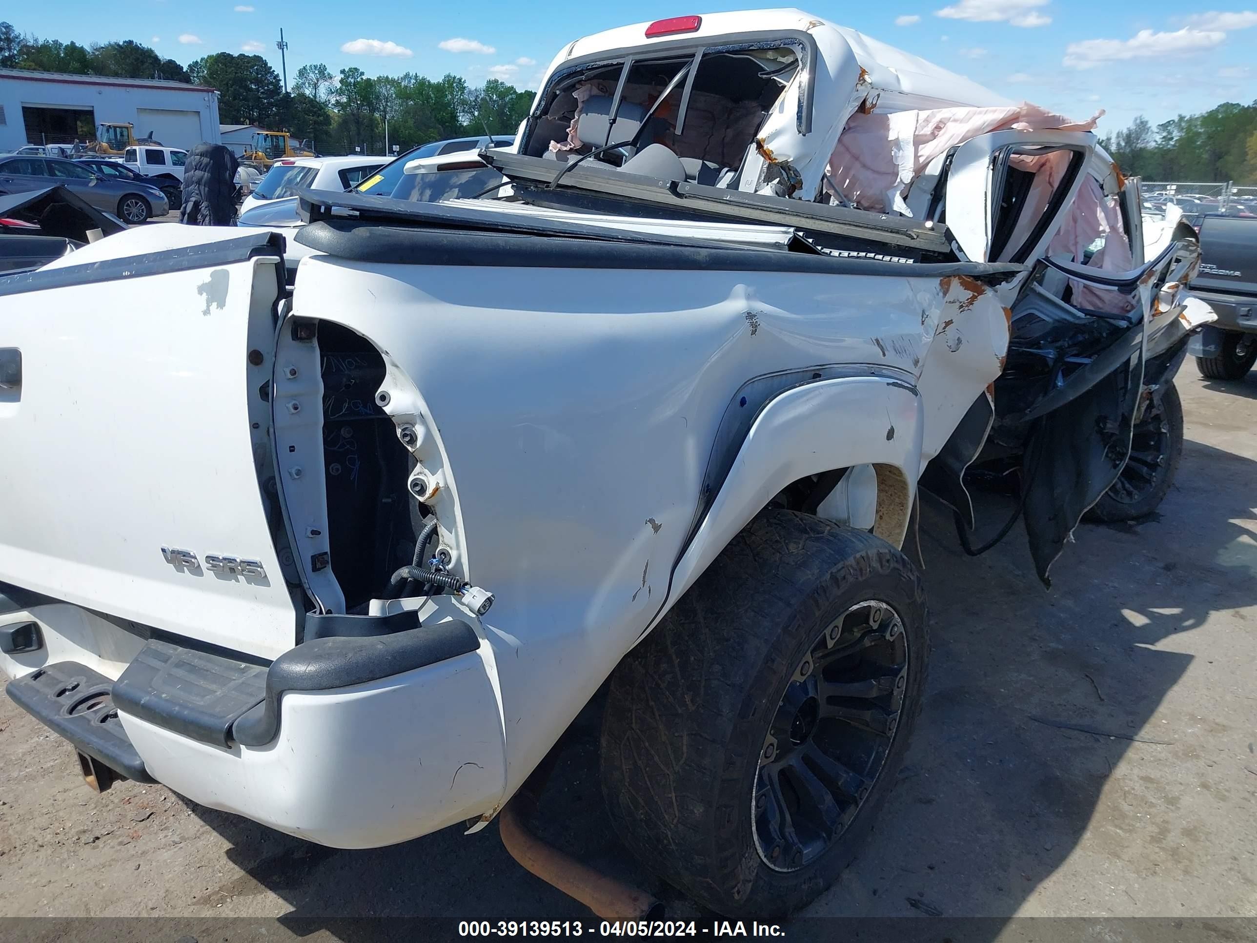 Photo 3 VIN: 3TMMU52N39M008860 - TOYOTA TACOMA 