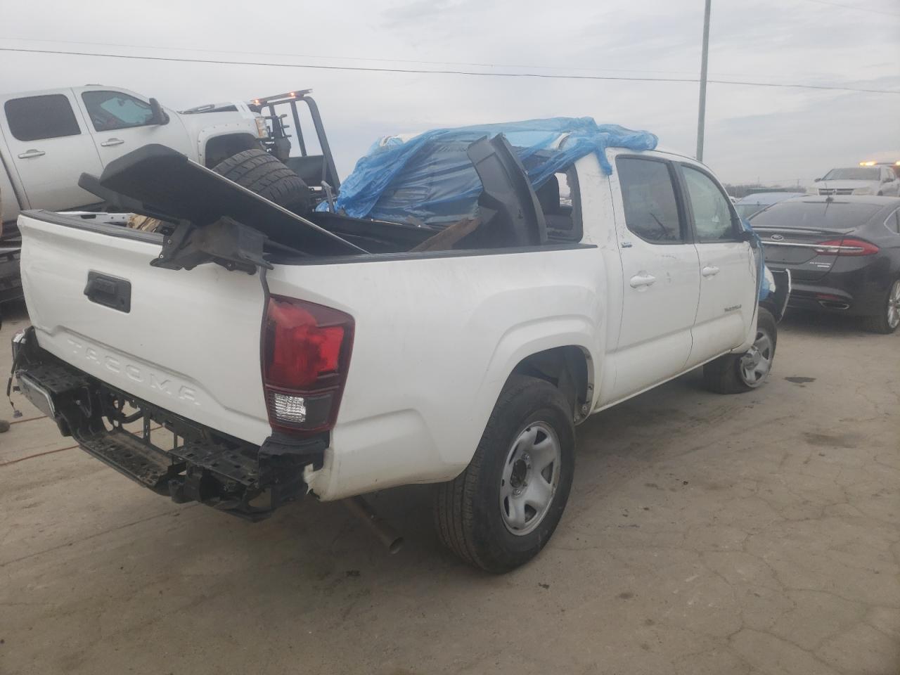 Photo 2 VIN: 3TYAX5GN0NT038299 - TOYOTA TACOMA 