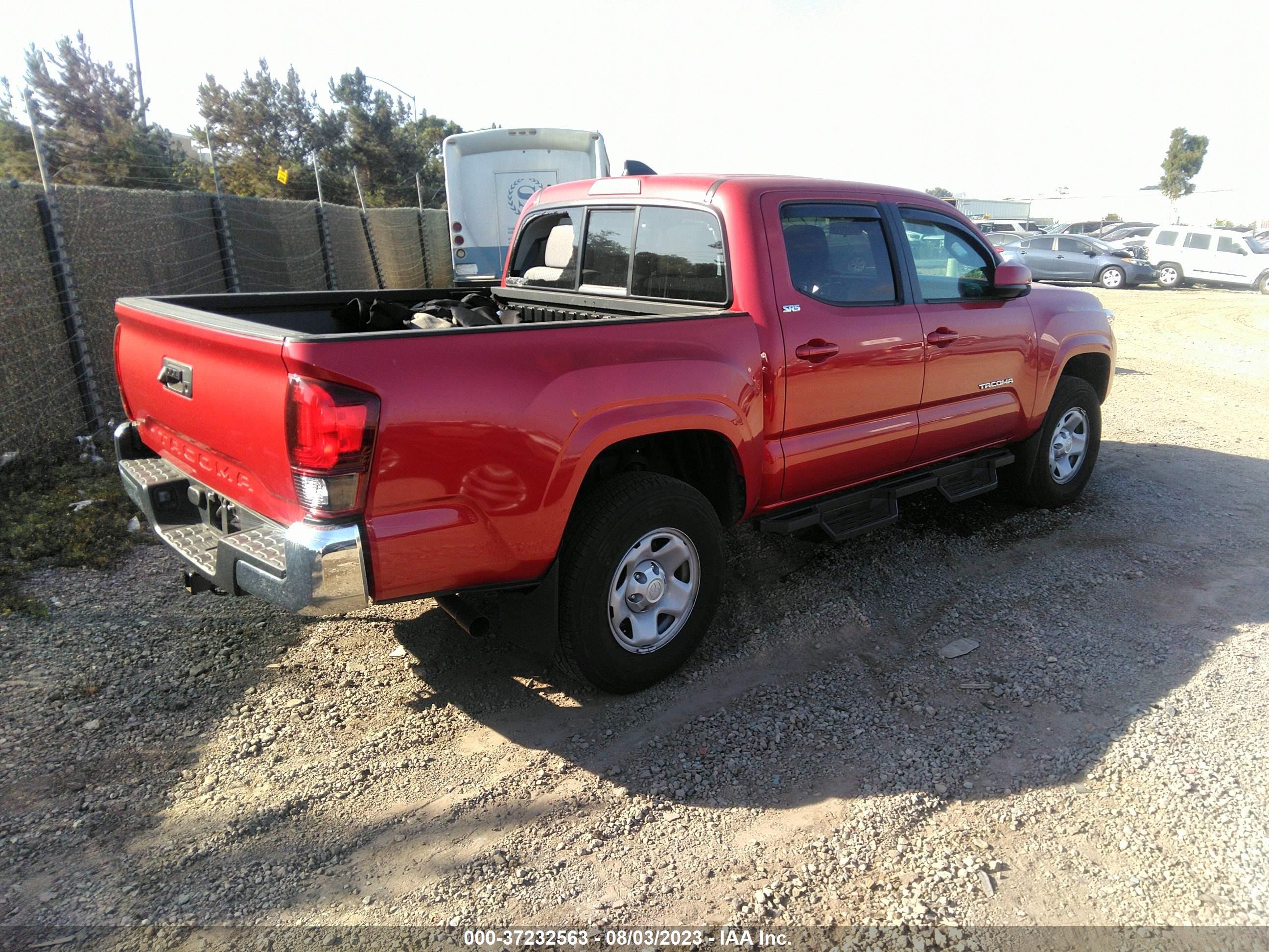 Photo 3 VIN: 3TYAX5GN2NT049353 - TOYOTA TACOMA 