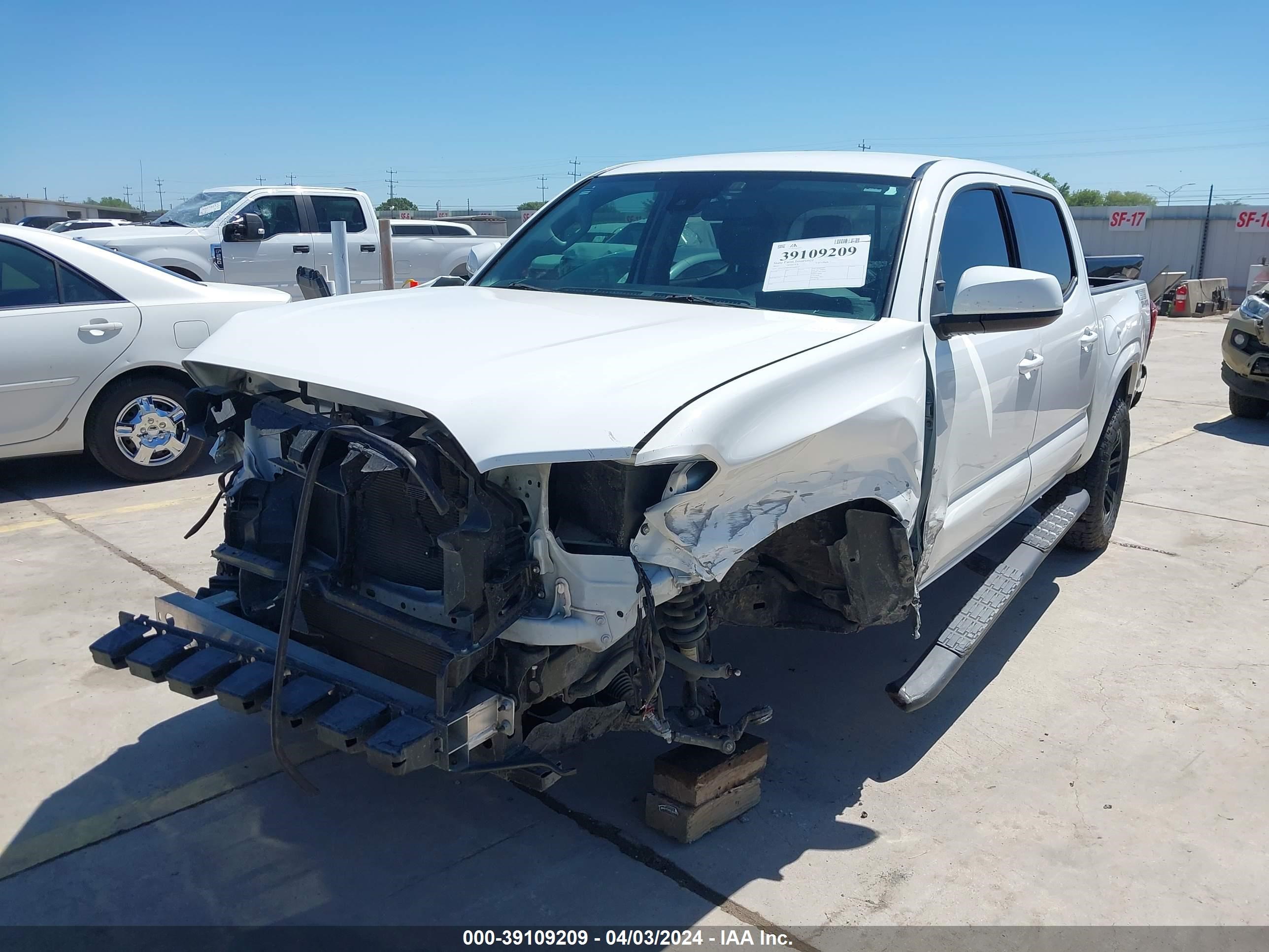 Photo 1 VIN: 3TYAX5GN4NT048057 - TOYOTA TACOMA 