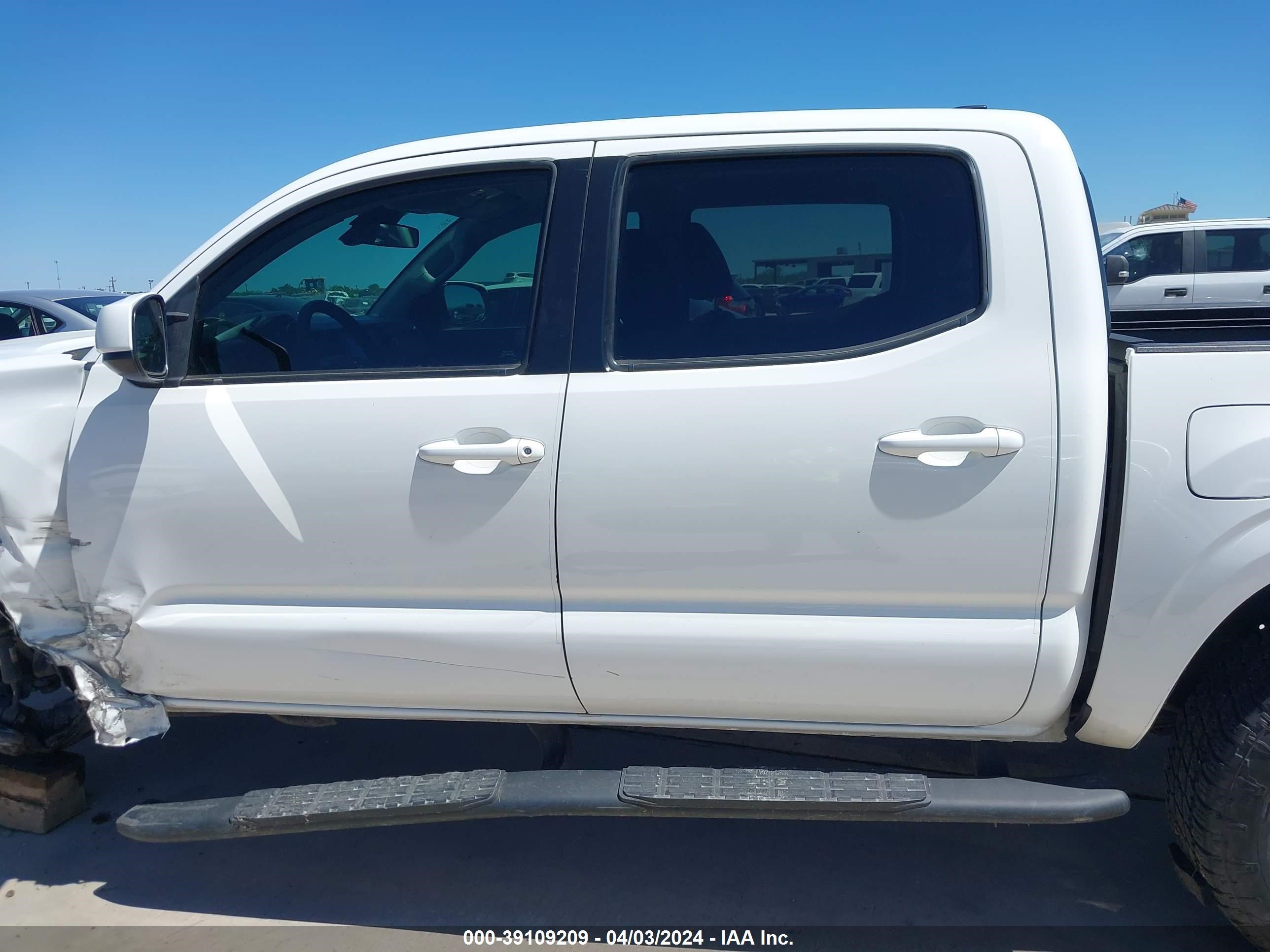 Photo 14 VIN: 3TYAX5GN4NT048057 - TOYOTA TACOMA 