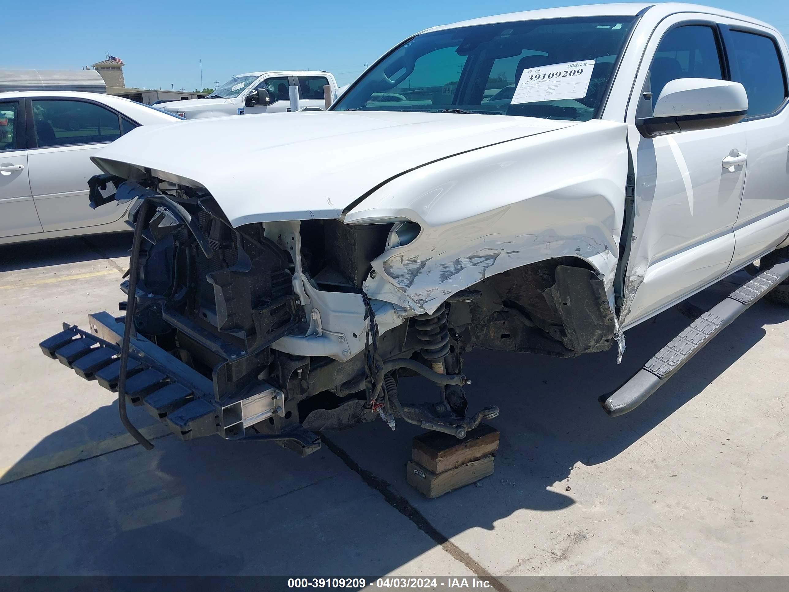 Photo 5 VIN: 3TYAX5GN4NT048057 - TOYOTA TACOMA 