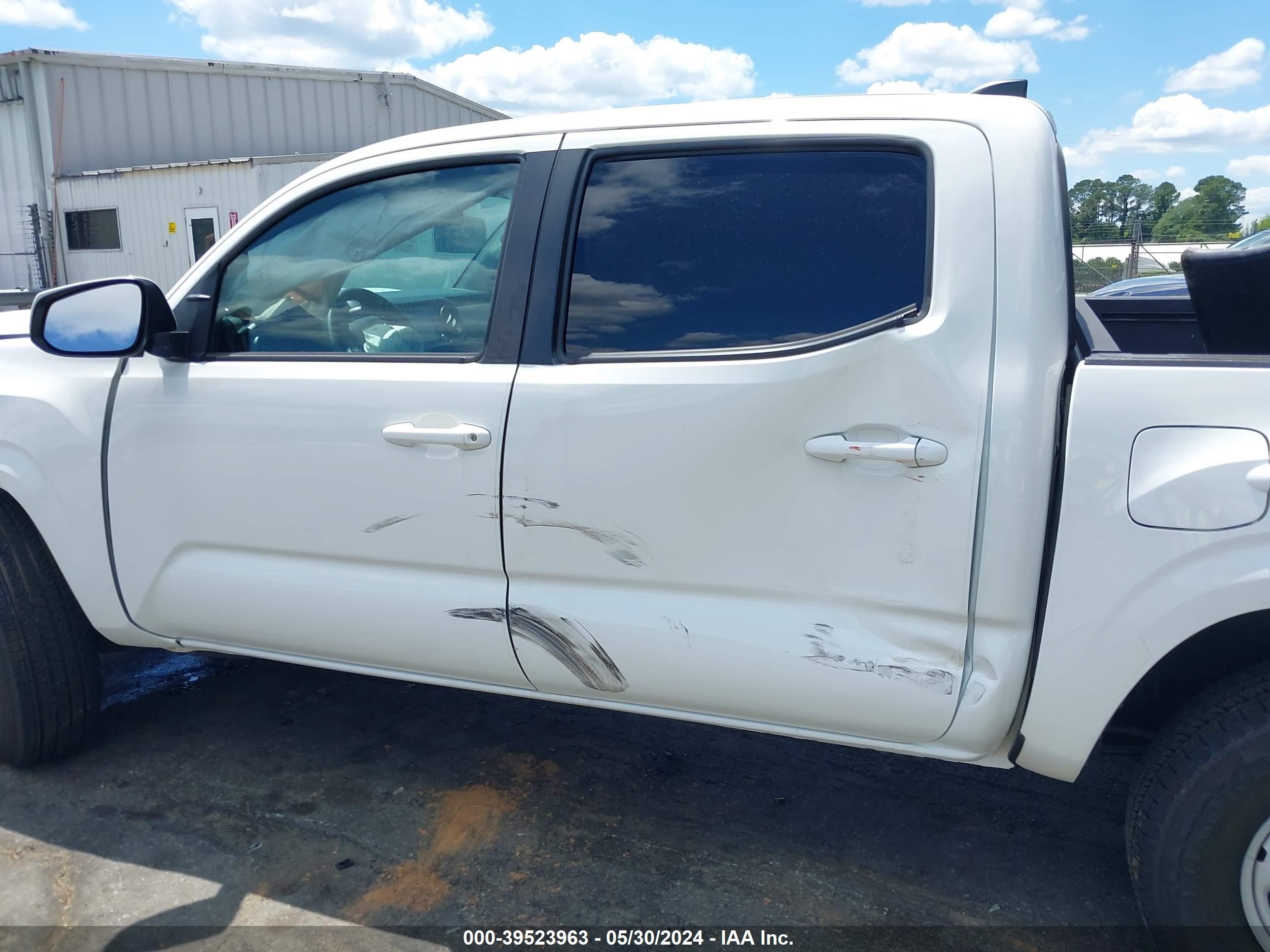 Photo 13 VIN: 3TYAX5GN7NT046402 - TOYOTA TACOMA 