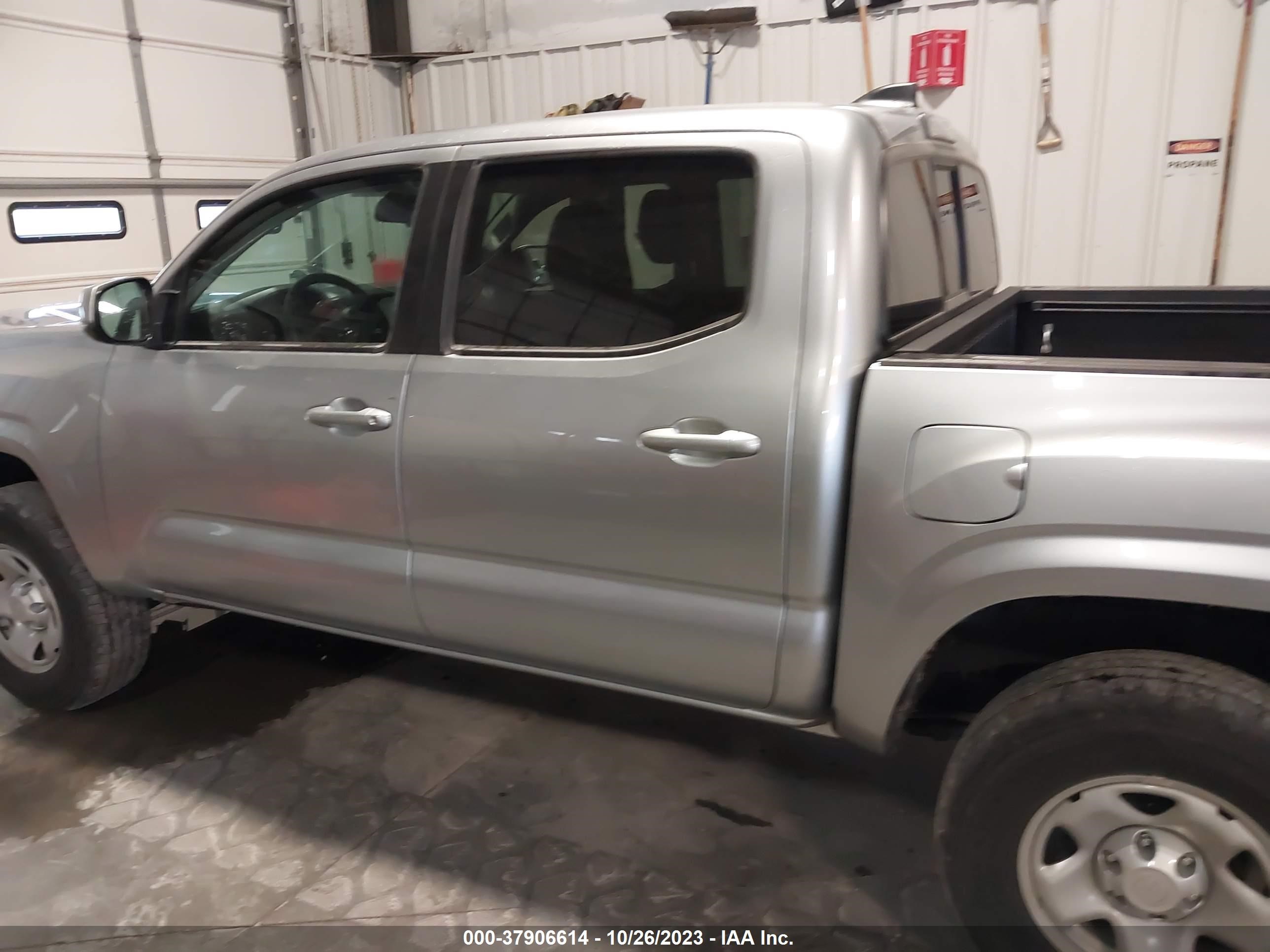 Photo 13 VIN: 3TYAX5GNXNT040867 - TOYOTA TACOMA 