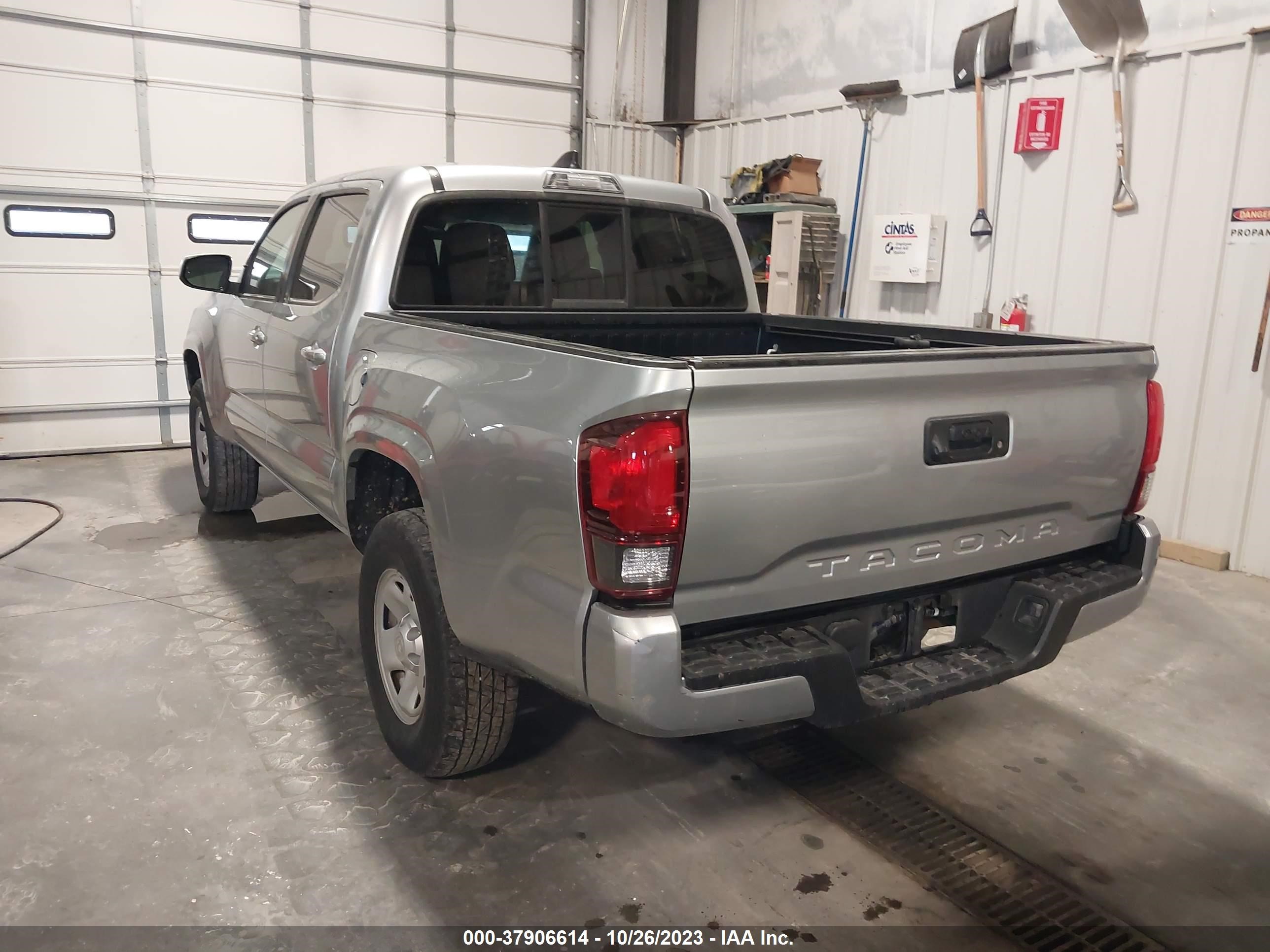 Photo 2 VIN: 3TYAX5GNXNT040867 - TOYOTA TACOMA 