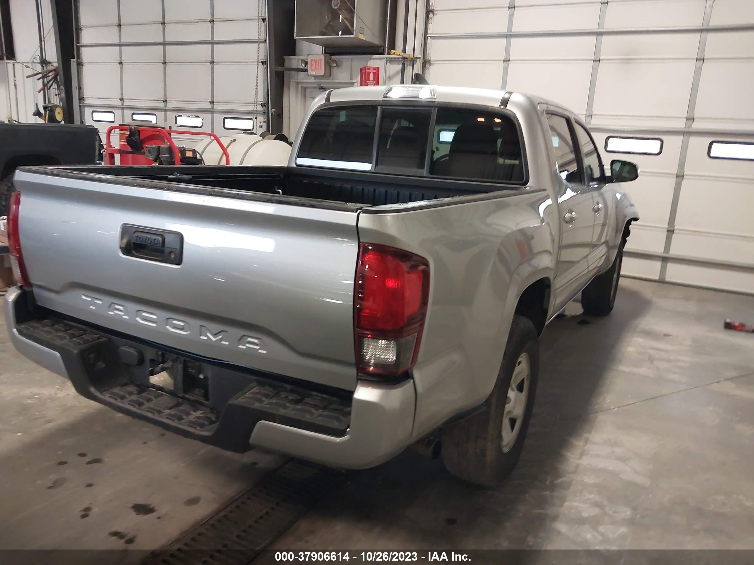 Photo 3 VIN: 3TYAX5GNXNT040867 - TOYOTA TACOMA 