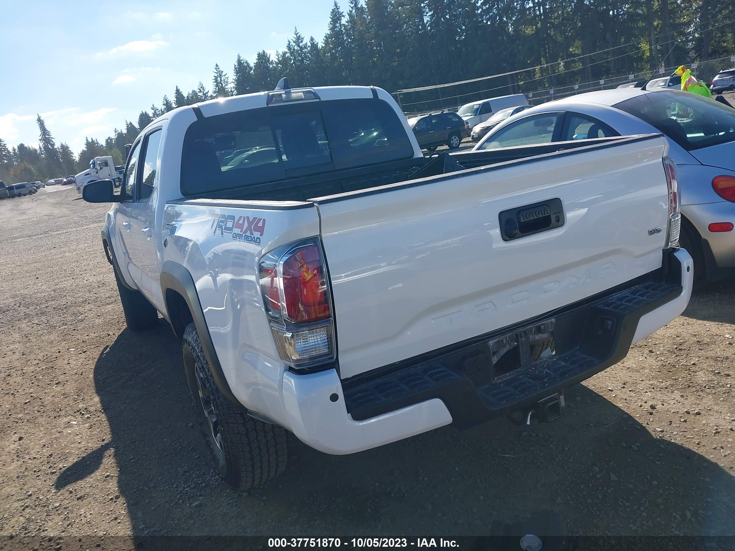 Photo 2 VIN: 3TYCZ5AN4MT052099 - TOYOTA TACOMA 