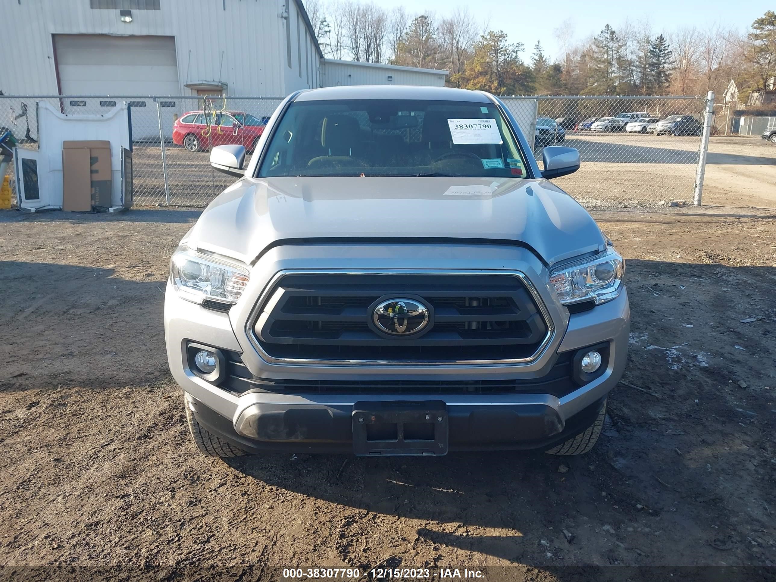 Photo 11 VIN: 3TYCZ5ANXMT040751 - TOYOTA TACOMA 