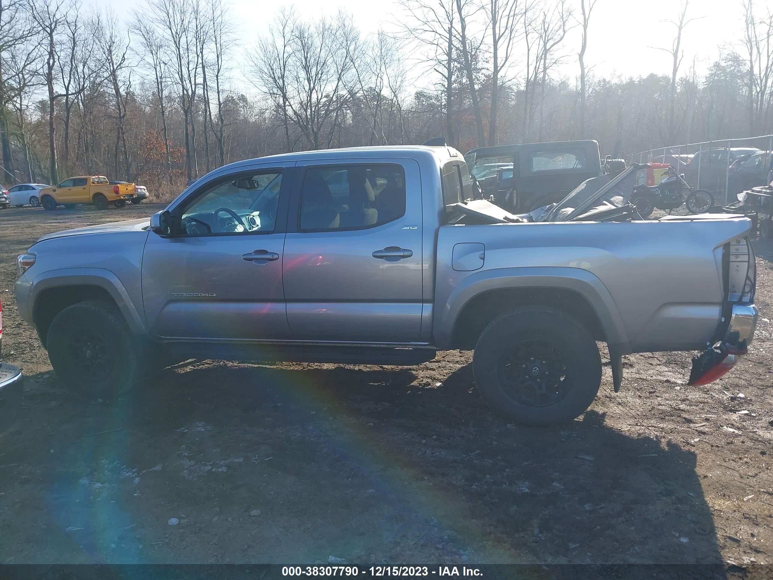 Photo 13 VIN: 3TYCZ5ANXMT040751 - TOYOTA TACOMA 