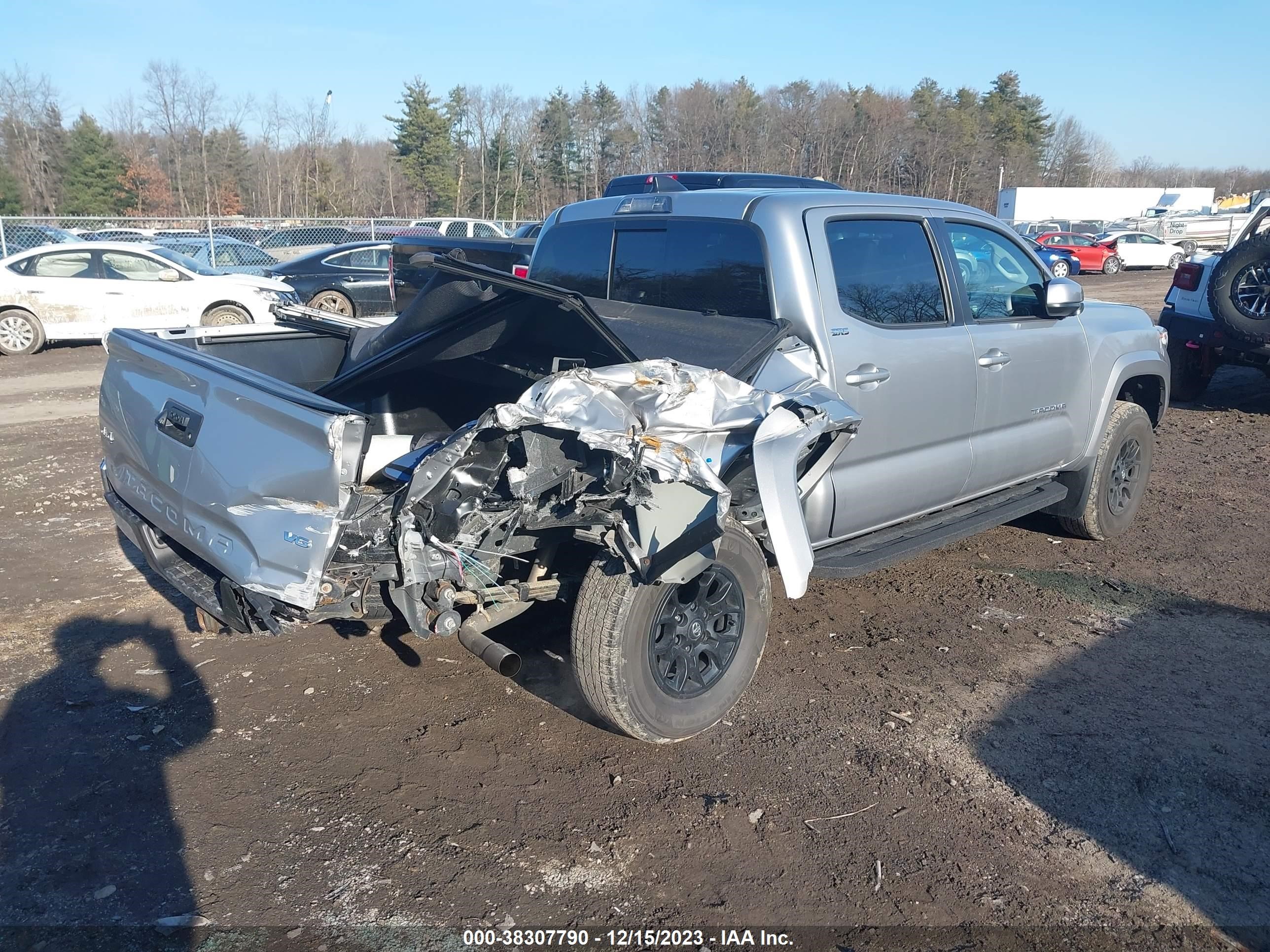 Photo 3 VIN: 3TYCZ5ANXMT040751 - TOYOTA TACOMA 